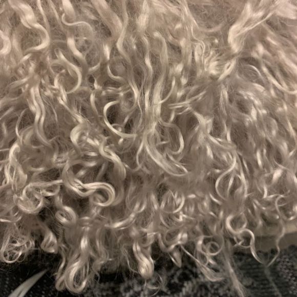 💙HTF💙 UGG RARE Mongolian Fur Short Women’s Boots - Picture 7 of 12